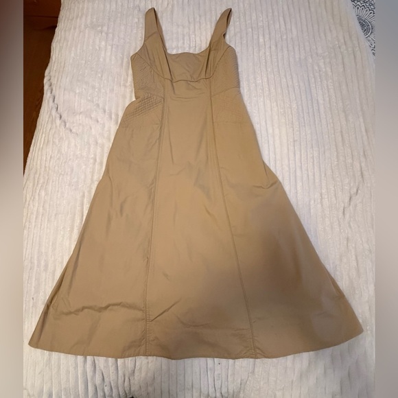 Banana Republic Dresses & Skirts - Banana Republic Beige Midi Dress